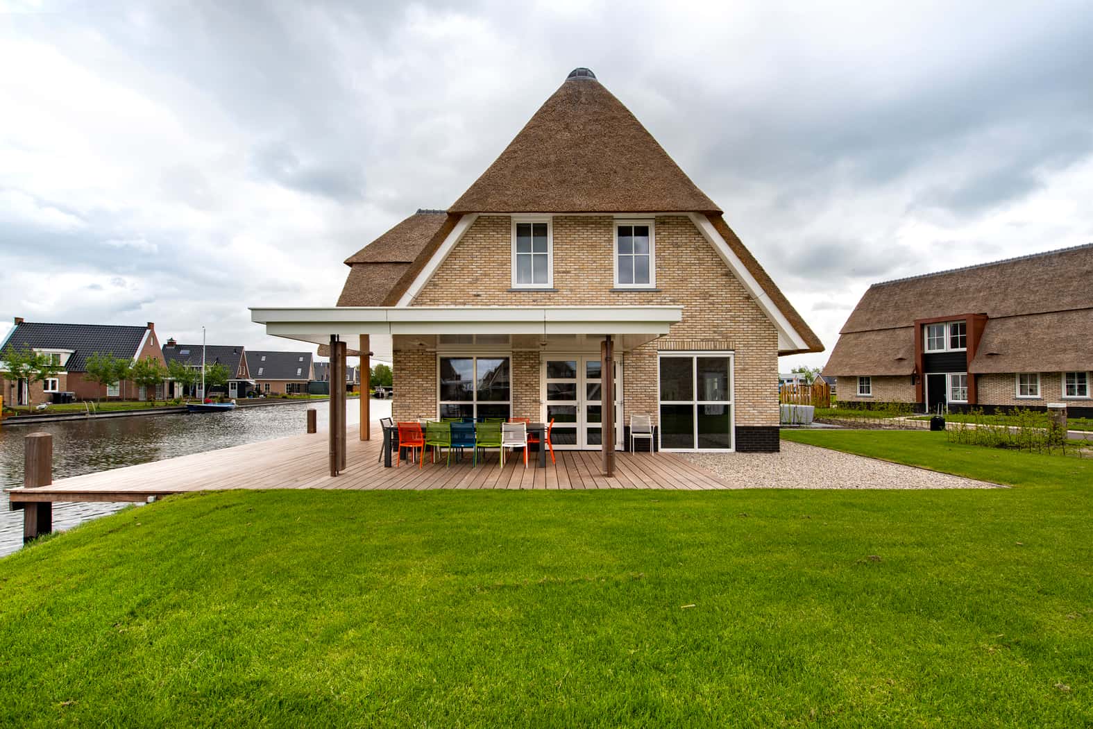 DB10 | 12 pers. Watervilla met Jacuzzi